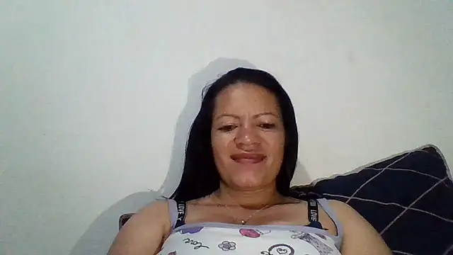 Snapshot of Cristal_w chatting on 03.19.25 Cristal w online show from 03.19.25