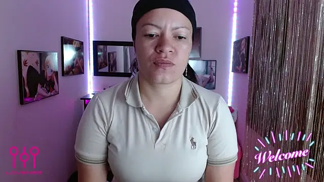 Snapshot of Cristal_w chatting on 09.13.25 Cristal w online show from 09.13.25