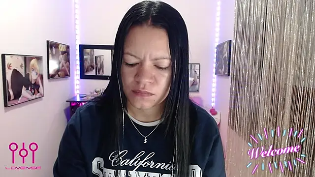 Snapshot of Cristal_w chatting on 09.23.25 Cristal w online show from 09.23.25