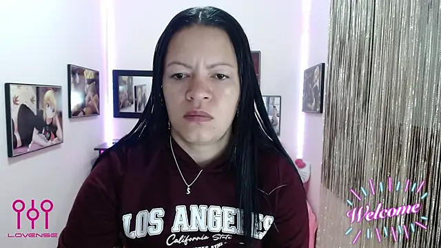 Snapshot of Cristal_w chatting on 09.25.25 Cristal w online show from 09.25.25