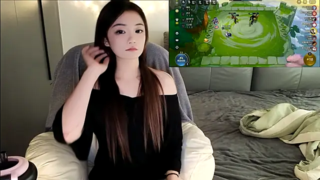 Snapshot of Jennie-007 chatting on 10.02.25 Jennie-007 online show from 10.02.25