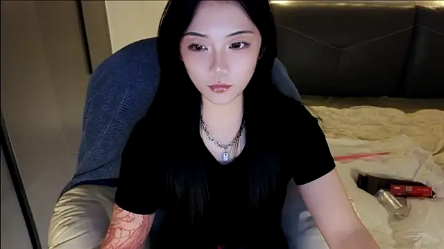 Snapshot of Jennie-007 chatting on 11.18.25 Jennie-007 online show from 11.18.25