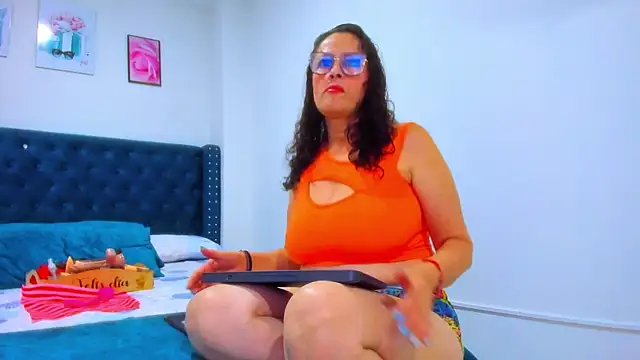 ClayrRosse online show from 10.20.25