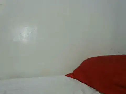 Snapshot of slender-qwene chatting on 03.20.25 slender-qwene online show from 03.20.25