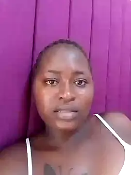 Snapshot of slender-qwene chatting on 09.09.25 slender-qwene online show from 09.09.25