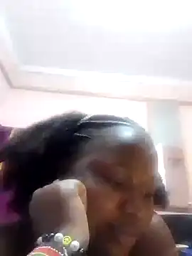 Snapshot of slender-qwene chatting on 10.16.25 slender-qwene online show from 10.16.25