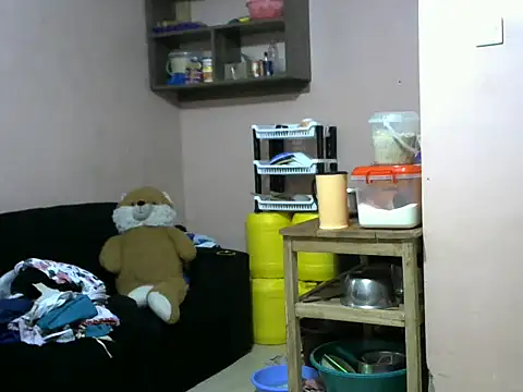 Snapshot of slender-qwene chatting on 10.30.25 slender-qwene online show from 10.30.25