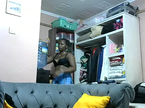 Snapshot of slender-qwene chatting on 05.16.26 slender-qwene online show from 05.16.26