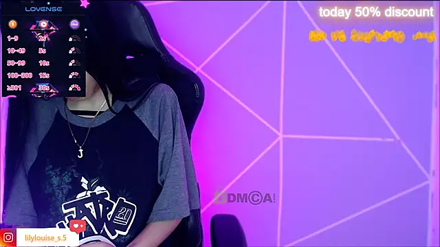 lilylouisee online show from 10.29.25