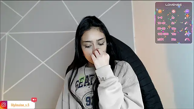 lilylouisee online show from 04.02.26