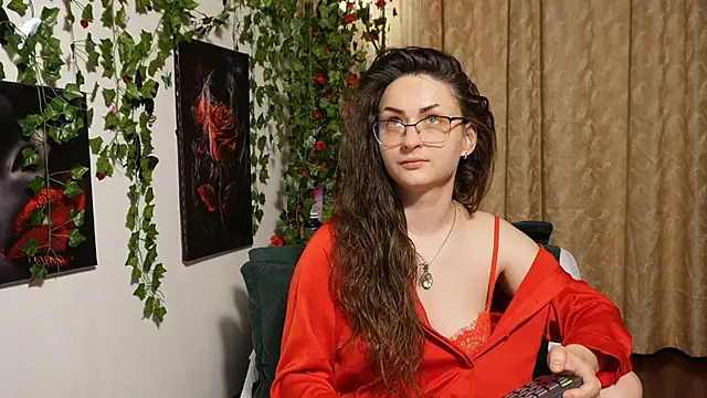 Snapshot of NaughtYHomemadE chatting on 11.02.25 NaughtYHomemadE online show from 11.02.25