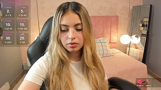 Snapshot of magic_fernanda chatting on 10.04.25 magic fernanda online show from 10.04.25