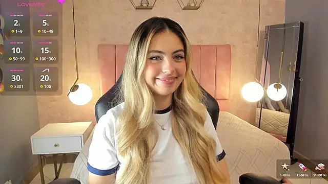 Snapshot of magic_fernanda chatting on 10.14.25 magic fernanda online show from 10.14.25