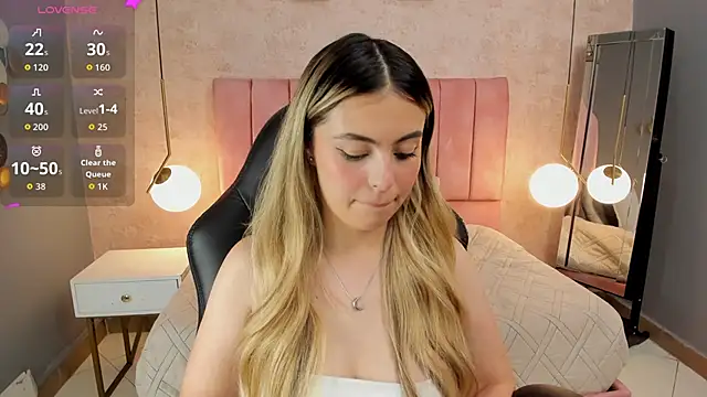 Snapshot of magic_fernanda chatting on 10.15.25 magic fernanda online show from 10.15.25