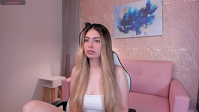 Snapshot of magic_fernanda chatting on 11.04.25 magic fernanda online show from 11.04.25