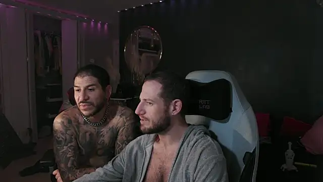 Snapshot of KingCal205 chatting on 11.13.25 KingCal205 online show from 11.13.25