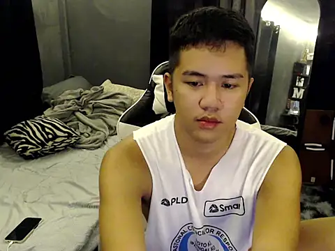 xgregor07 online show from 10.14.25