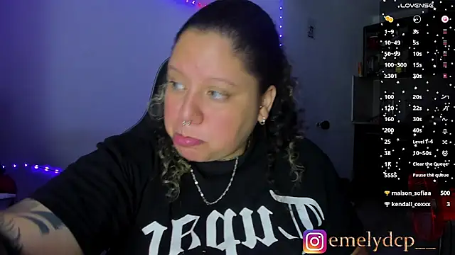 Snapshot of mariana_maze chatting on 10.27.25 mariana maze online show from 10.27.25