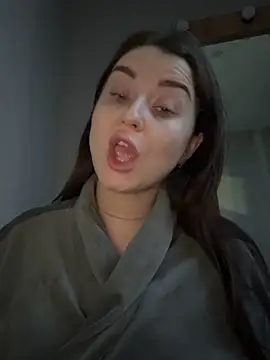 Snapshot of ellie_ssexy chatting on 10.28.25 ellie ssexy online show from 10.28.25