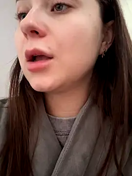 Snapshot of ellie_ssexy chatting on 11.06.25 ellie ssexy online show from 11.06.25