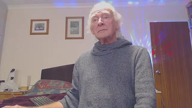 Snapshot of WaverlyKernow chatting on 12.02.24 WaverlyKernow online show from 12.02.24