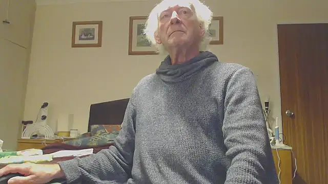 Snapshot of WaverlyKernow chatting on 12.05.24 WaverlyKernow online show from 12.05.24