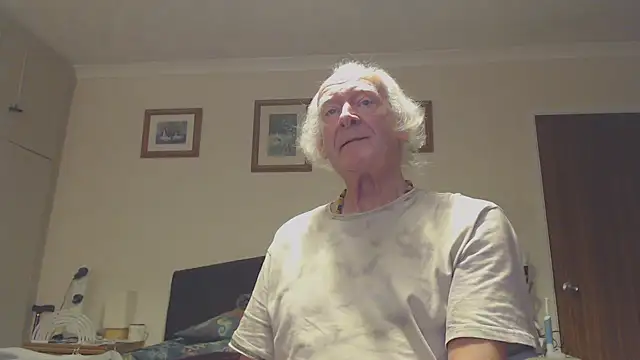 Snapshot of WaverlyKernow chatting on 12.20.24 WaverlyKernow online show from 12.20.24