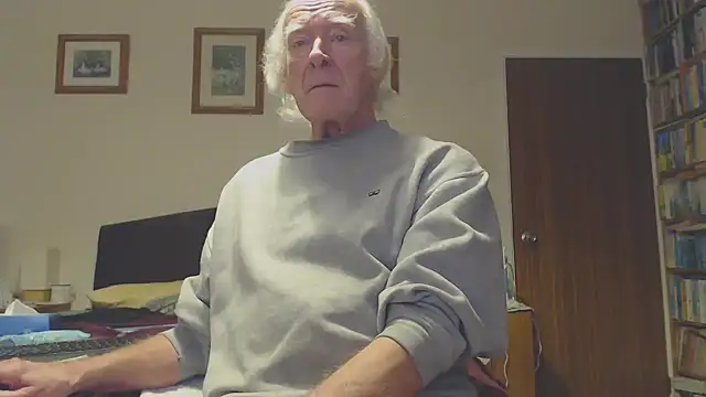 Snapshot of WaverlyKernow chatting on 01.18.25 WaverlyKernow online show from 01.18.25