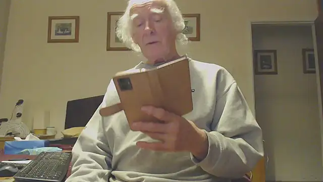 Snapshot of WaverlyKernow chatting on 01.18.25 WaverlyKernow online show from 01.18.25