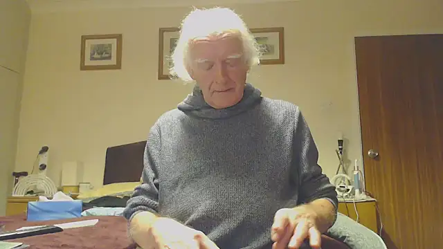 Snapshot of WaverlyKernow chatting on 01.19.25 WaverlyKernow online show from 01.19.25