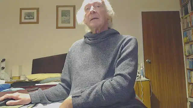 Snapshot of WaverlyKernow chatting on 01.23.25 WaverlyKernow online show from 01.23.25