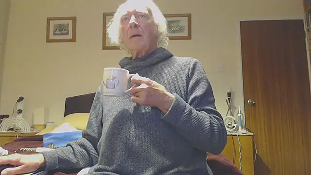 Snapshot of WaverlyKernow chatting on 01.24.25 WaverlyKernow online show from 01.24.25