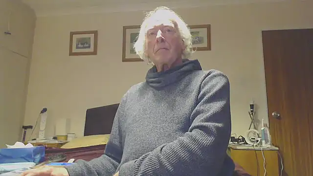 Snapshot of WaverlyKernow chatting on 01.27.25 WaverlyKernow online show from 01.27.25