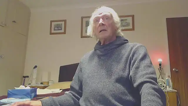 Snapshot of WaverlyKernow chatting on 01.27.25 WaverlyKernow online show from 01.27.25