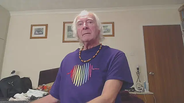 Snapshot of WaverlyKernow chatting on 02.12.25 WaverlyKernow online show from 02.12.25