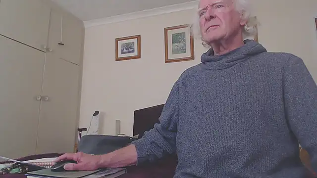 Snapshot of WaverlyKernow chatting on 02.13.25 WaverlyKernow online show from 02.13.25