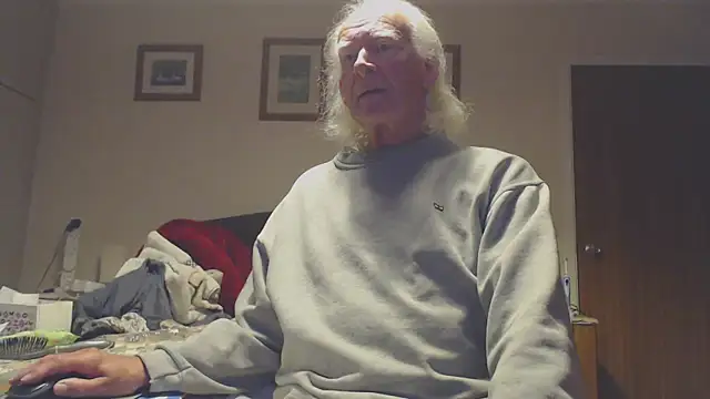 Snapshot of WaverlyKernow chatting on 09.13.25 WaverlyKernow online show from 09.13.25