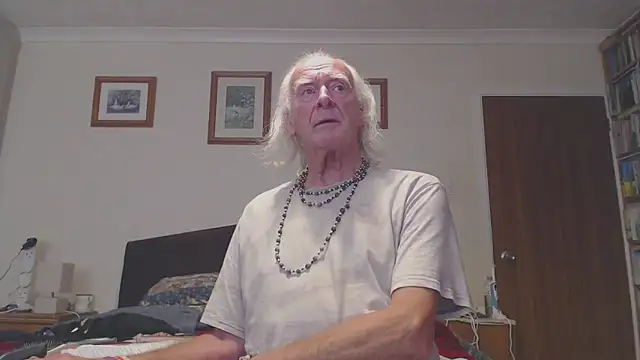 Snapshot of WaverlyKernow chatting on 10.25.25 WaverlyKernow online show from 10.25.25