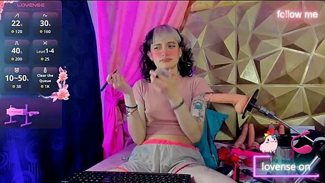 Snapshot of neeko_princes chatting on 09.26.25 neeko princes online show from 09.26.25