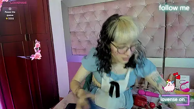 Snapshot of neeko_princes chatting on 04.27.26 neeko princes online show from 04.27.26