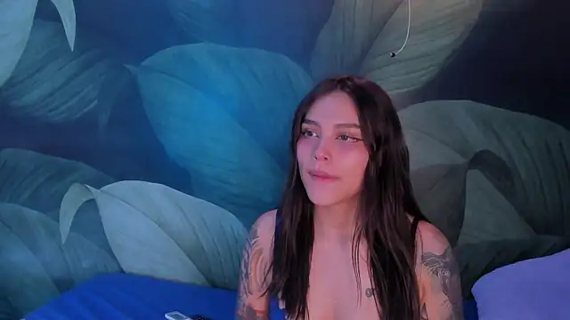 Snapshot of sweett_dirty chatting on 12.28.24 sweett dirty online show from 12.28.24