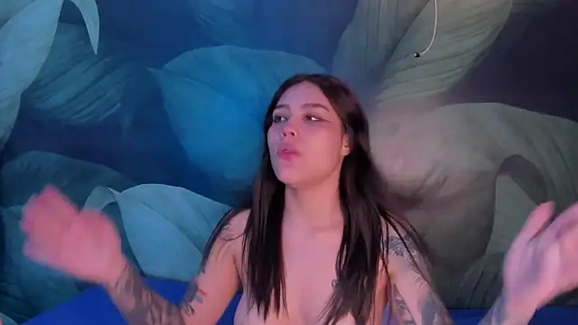 Snapshot of sweett_dirty chatting on 01.12.25 sweett dirty online show from 01.12.25