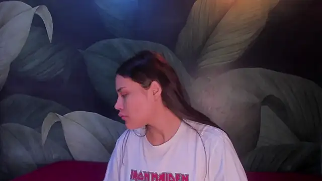 Snapshot of sweett_dirty chatting on 02.05.25 sweett dirty online show from 02.05.25