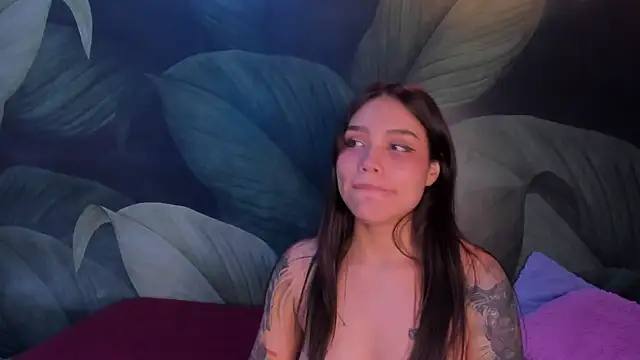 Snapshot of sweett_dirty chatting on 02.08.25 sweett dirty online show from 02.08.25