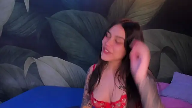 Snapshot of sweett_dirty chatting on 02.19.25 sweett dirty online show from 02.19.25