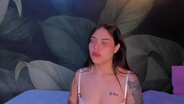 Snapshot of sweett_dirty chatting on 03.14.25 sweett dirty online show from 03.14.25