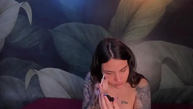 Snapshot of sweett_dirty chatting on 03.19.25 sweett dirty online show from 03.19.25