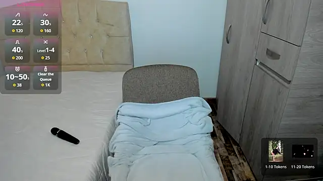 Snapshot of emily1_ chatting on 10.06.25 emily1 online show from 10.06.25