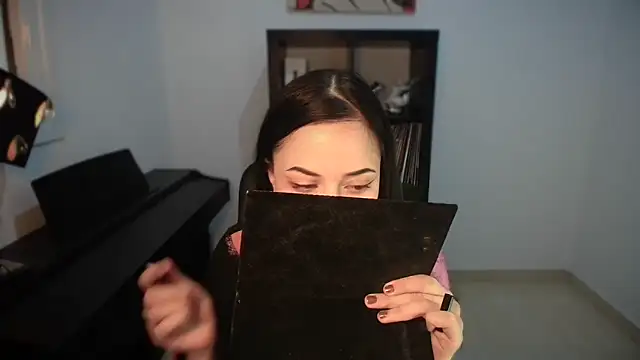 Snapshot of Windy_butterfly chatting on 10.03.25 Windy butterfly online show from 10.03.25