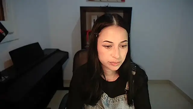 Snapshot of Windy_butterfly chatting on 10.13.25 Windy butterfly online show from 10.13.25